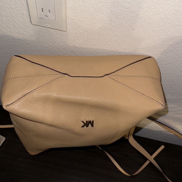 Michael Kors Junie Large Pebbled Leather Messenger Crossbody Bag - Picture 8 of 13